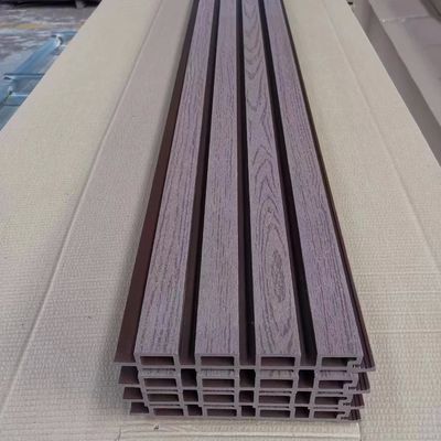 Panel de pared de madera de textura resistente al deslizamiento y a la humedad WPC para decoración exterior