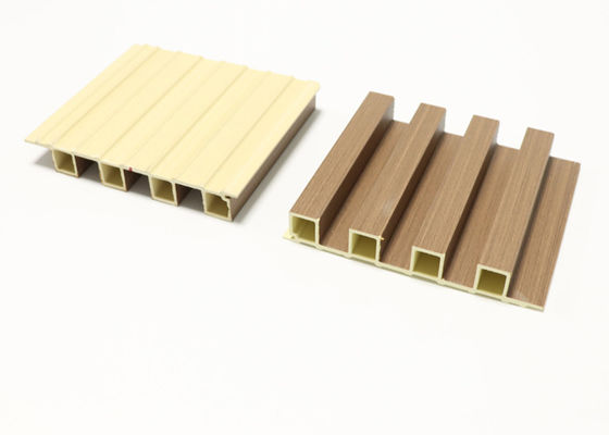 El panel de pared interior del PVC WPC de la flauta interior de madera del grano para la decoración