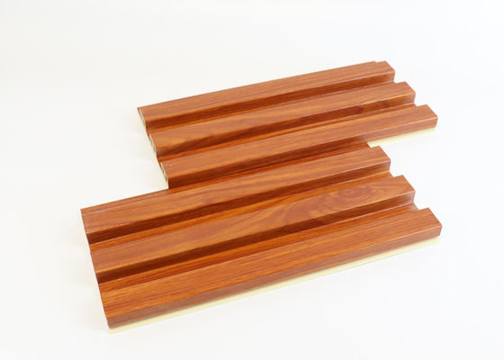 El panel de pared interior del PVC WPC de la flauta interior de madera del grano para la decoración