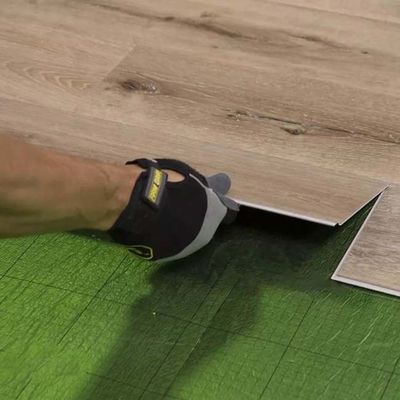 El suelo impermeable Unlin interior del proceso estadístico hace clic el tablón plástico del vinilo del PVC 4m m