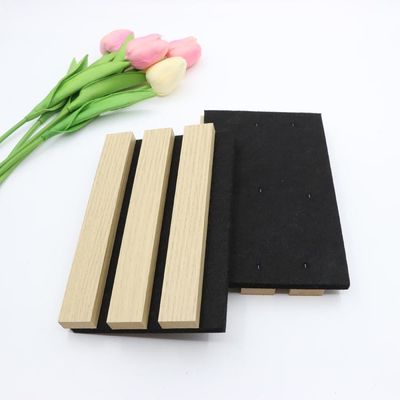 1220 * 600 Tablero de panel acústico Aislamiento acústico Sustituto de madera Compuesto 3 mm