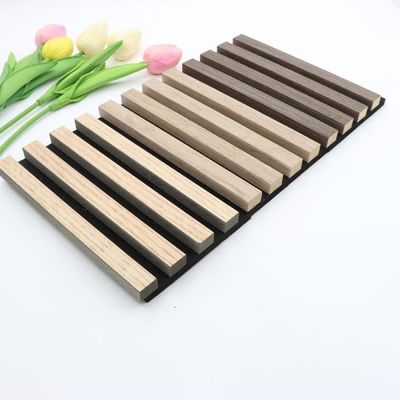 Paneles acústicos autoadhesivos de fibra de poliéster de 600 mm para cine en casa