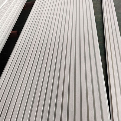 Modernos paneles de pared de WPC con textura de grano de madera para decoración exterior