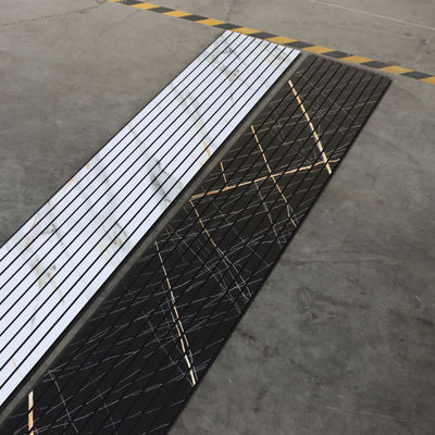 Panel de techo de PVC de decoración de hogar moderno como tablero de pared 3D de textura Panel de pared de PVC para sala de estar característica de la pared del dormitorio