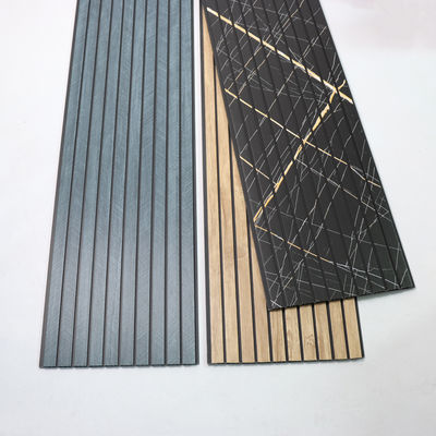 Panel de techo de PVC fácil de instalar para la pared Solución de tablero de pared simple ahorra tiempo y mano de obra Panel de pared de bajo costo de instalación