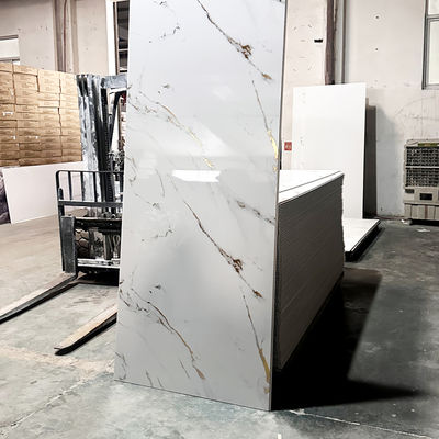 Panel de pared de ducha de PVC impermeable ecológico con superficie fácil de limpiar