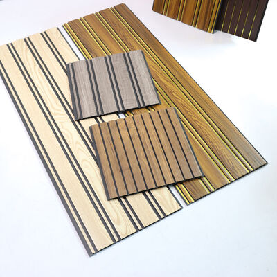 Panel de pared de techo estriado de PVC resistente a la humedad, fácil de instalar, para decoración de paredes de techo de interiores modernos