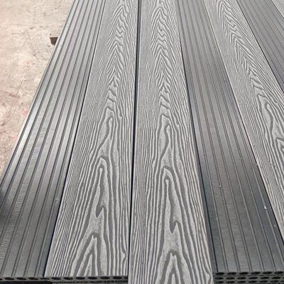 Decking de WPC para exteriores de larga duración.