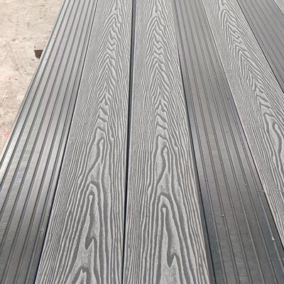 Decking de WPC para exteriores de larga duración.