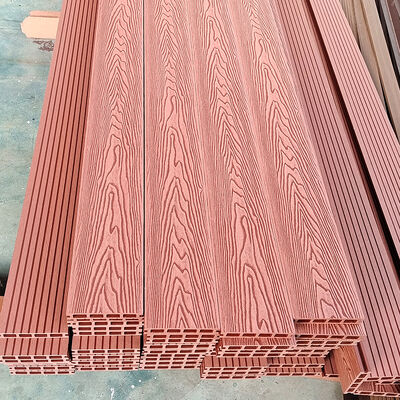 Decking de WPC para exteriores de larga duración.