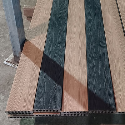 Suelos de WPC para exteriores resistentes a la intemperie.