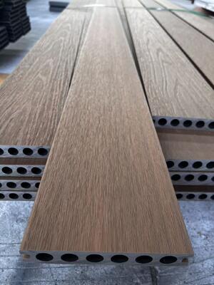 Decking plástico impermeable al aire libre exterior de WPC Antigrietas Para Piscina Y Suelo