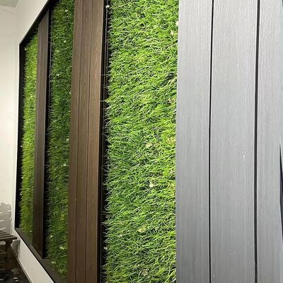 Decoración exterior del edificio de los paneles de pared acústicos de Wpc del mantenimiento bajo machihembrado y del surco