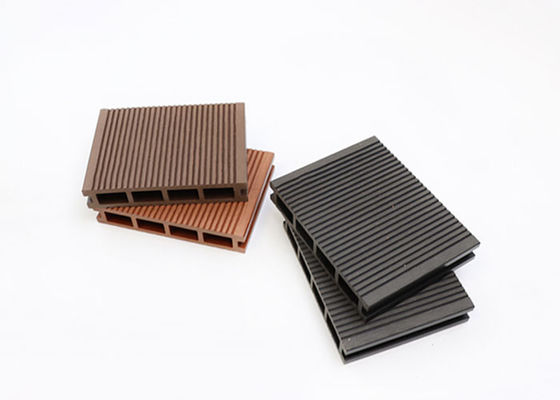 Prenda impermeable compuesta de grabación en relieve de madera del piso de la cubierta del Decking de la textura WPC del piso 3D