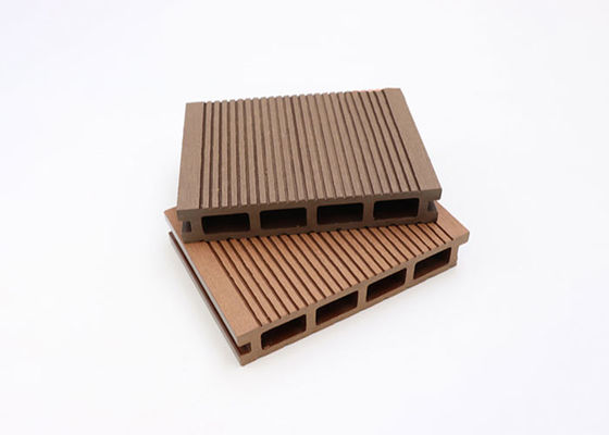 Prenda impermeable compuesta de grabación en relieve de madera del piso de la cubierta del Decking de la textura WPC del piso 3D