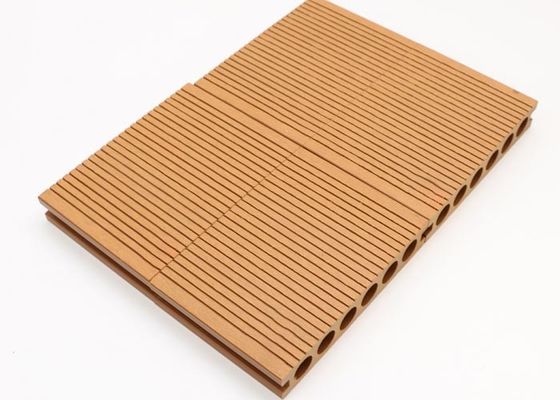 Diseño moderno de la instalación fácil del Decking 18m m del jardín WPC del suelo del marco de la piel