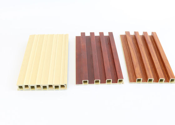 El panel de pared interior del grano de madera WPC 160m m para la decoración