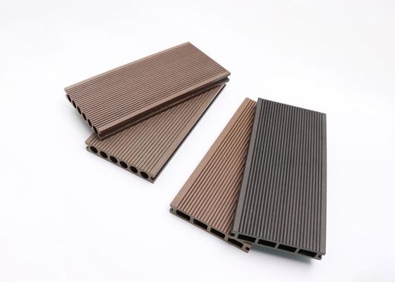 Protuberancia de madera compuesta plástica de madera del revestimiento PE Co de la pared del panel de pared exterior WPC
