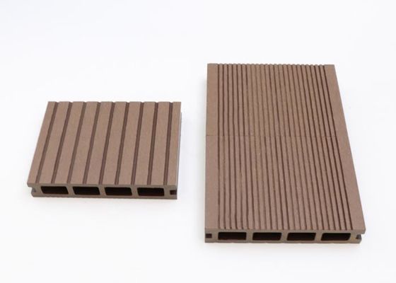 3d grabó en relieve el suelo compuesto plástico de madera al aire libre del grano del Decking de madera de Wpc