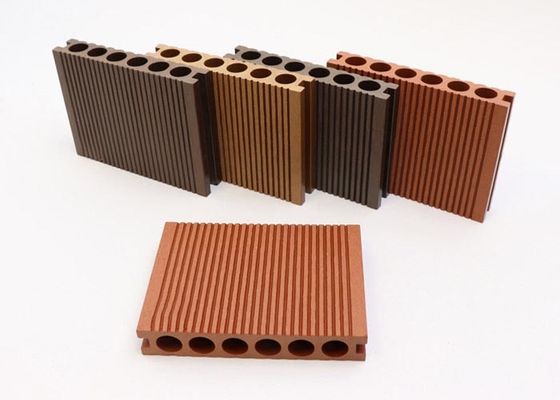 el Decking de la protuberancia WPC de 140x25m m Co recicló el suelo compuesto plástico de madera