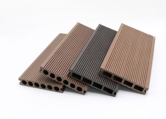 Tablero compuesto del Decking WPC del Co del hueco exterior del Decking de la protuberancia