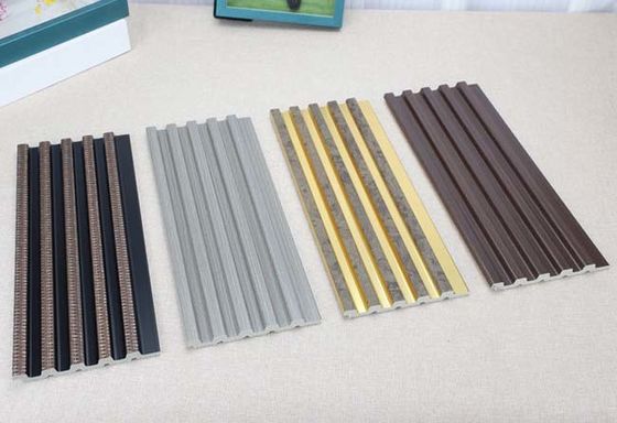 La pared estriada insonora impermeable del picosegundo artesona el compuesto plástico de madera fácil de la instalación