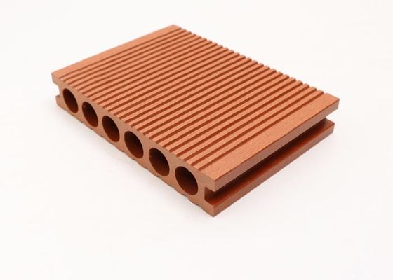El panel impermeable de la pared WPC del PVC del jardín para la decoración anti al aire libre Eco del resbalón amistoso