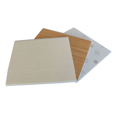 El alto panel de techo de impresión interior brillante del PVC de madera 250x8m m para suramericano