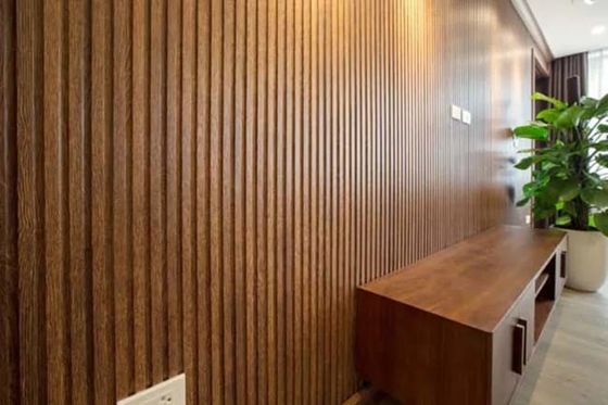 Los paneles de pared interiores revestidos ULTRAVIOLETA laminados del PVC calientan el aislamiento