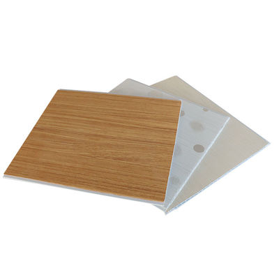 Los paneles interiores decorativos de la pared y de techo del Pvc de la prenda impermeable laminaron