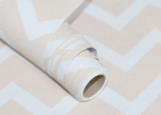 Papel pintado desprendible de madera 3D del papel pintado de la etiqueta engomada del rollo del cuarto de baño auto-adhesivo natural del PVC