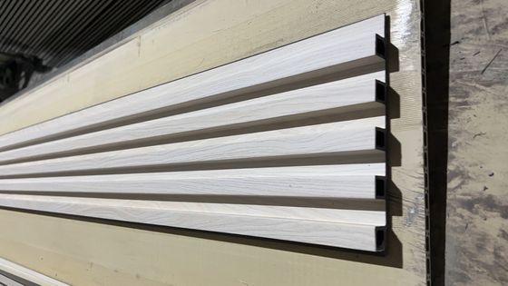 Lumbrera laminada revestimiento compuesto de madera del panel del substituto WPC