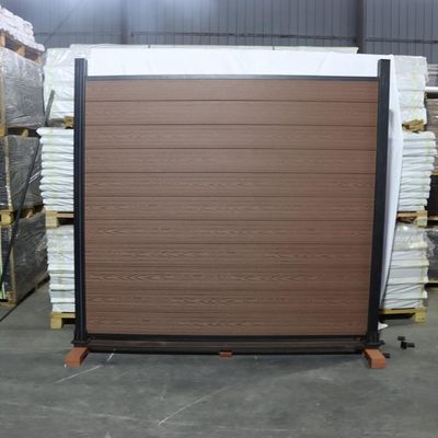 Poste de aluminio de la instalación WPC de la cerca de Panels Composite Wood del jardín fácil de la aislamiento