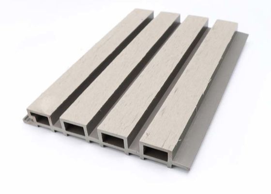 Prenda impermeable exterior del revestimiento del panel de pared de Wpc de la protuberancia del Co para la decoración del jardín