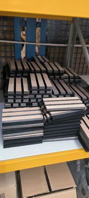 2440x1220mm Panel de tablero acústico Panel de pizarra de madera Resistencia a la humedad