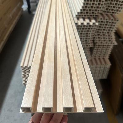 Panel de pared interior de WPC con revestimiento compuesto de madera y plástico