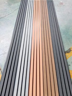 Modernos paneles de pared de WPC con textura de grano de madera para decoración exterior