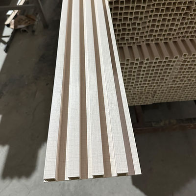 Diseño de grano de madera Panel de pared de Wpc Decoración interior 160 * 24