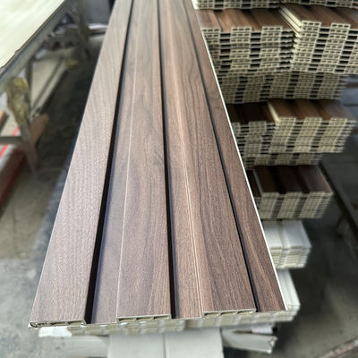 Diseño de grano de madera Panel de pared de Wpc Decoración interior 160 * 24