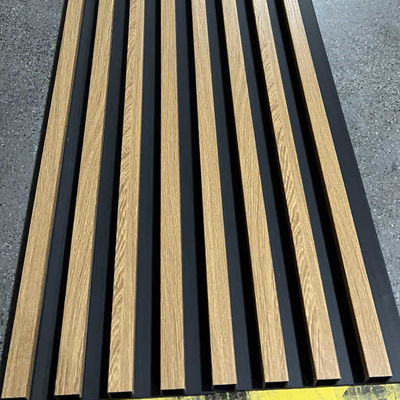 Decoración de interiores impermeable y resistente a la erosión Paneles de pared de PVC WPC