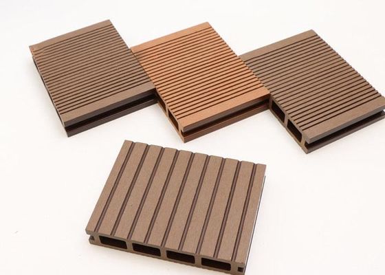 Impermeabilice no la madera al aire libre del Decking del resbalón WPC que suela Decking plástico