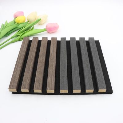 1220 * 600 Tablero de panel acústico Aislamiento acústico Sustituto de madera Compuesto 3 mm