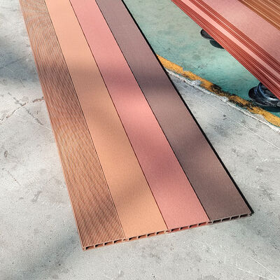 Panel de pared exterior de madera de plástico compuesto WPC exterior con resistencia a las intemperie y fácil instalación